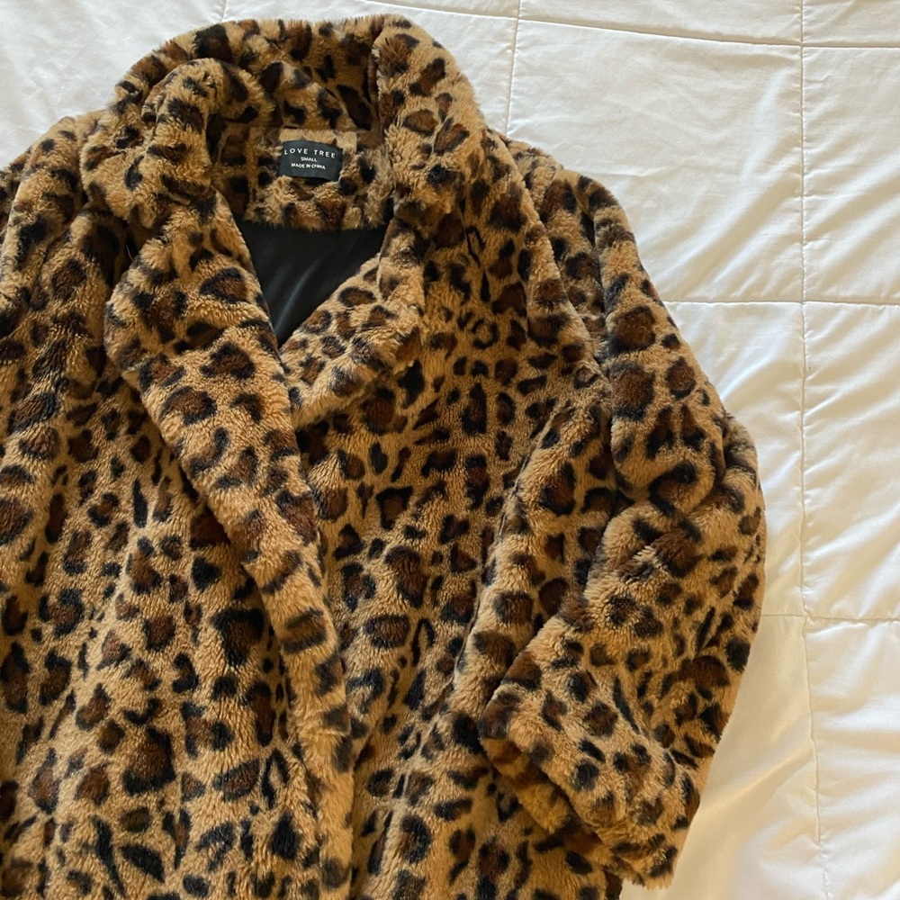 Love Tree - super cozy leopard coat with pockets